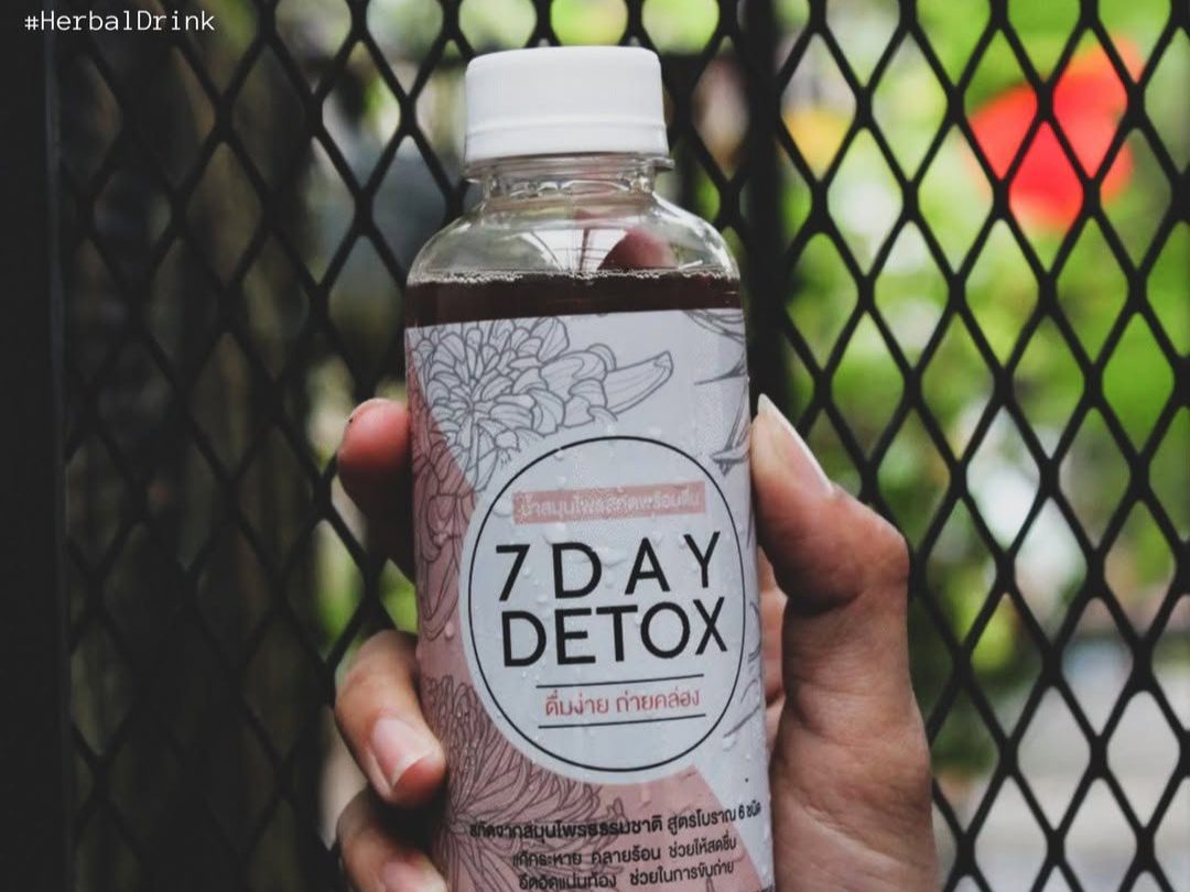 Cold-pressed 7 Day Detox drink from Samui Health Shop by Lamphu